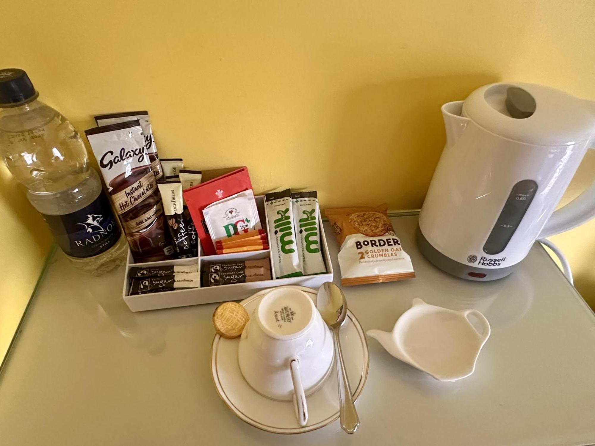 Albert & Victoria Guest House Истбурн Номер фото