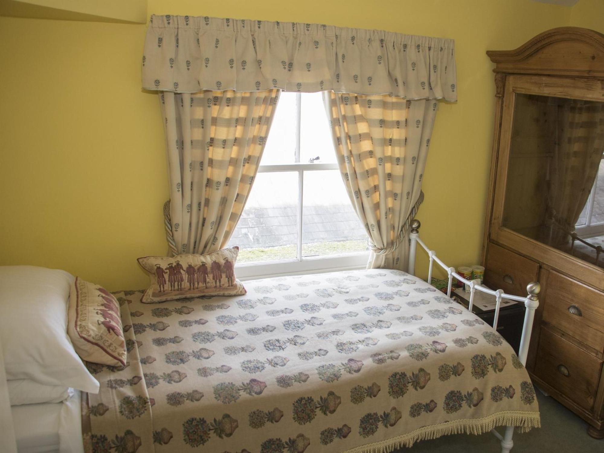 Albert & Victoria Guest House Истбурн Экстерьер фото