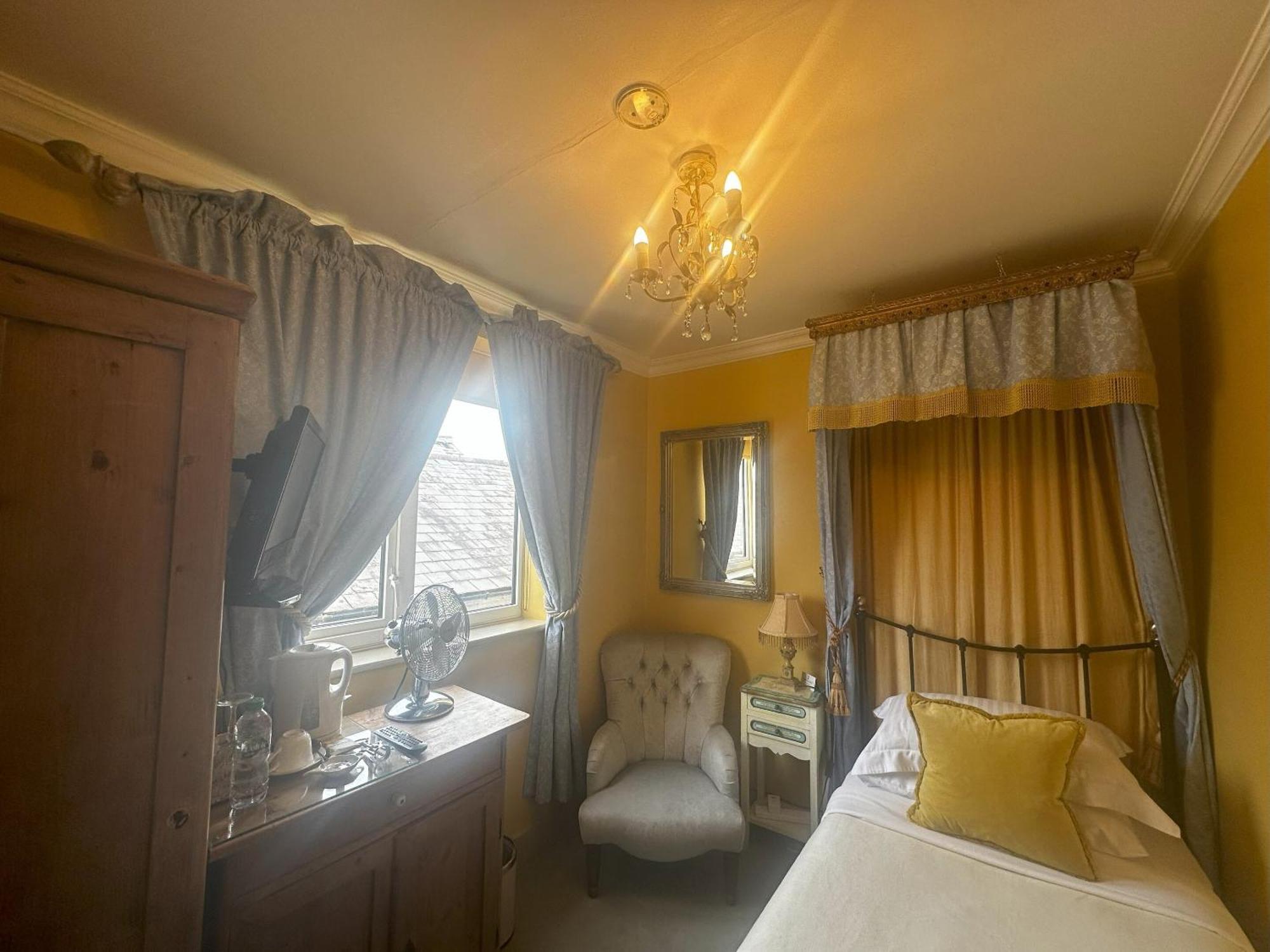 Albert & Victoria Guest House Истбурн Номер фото