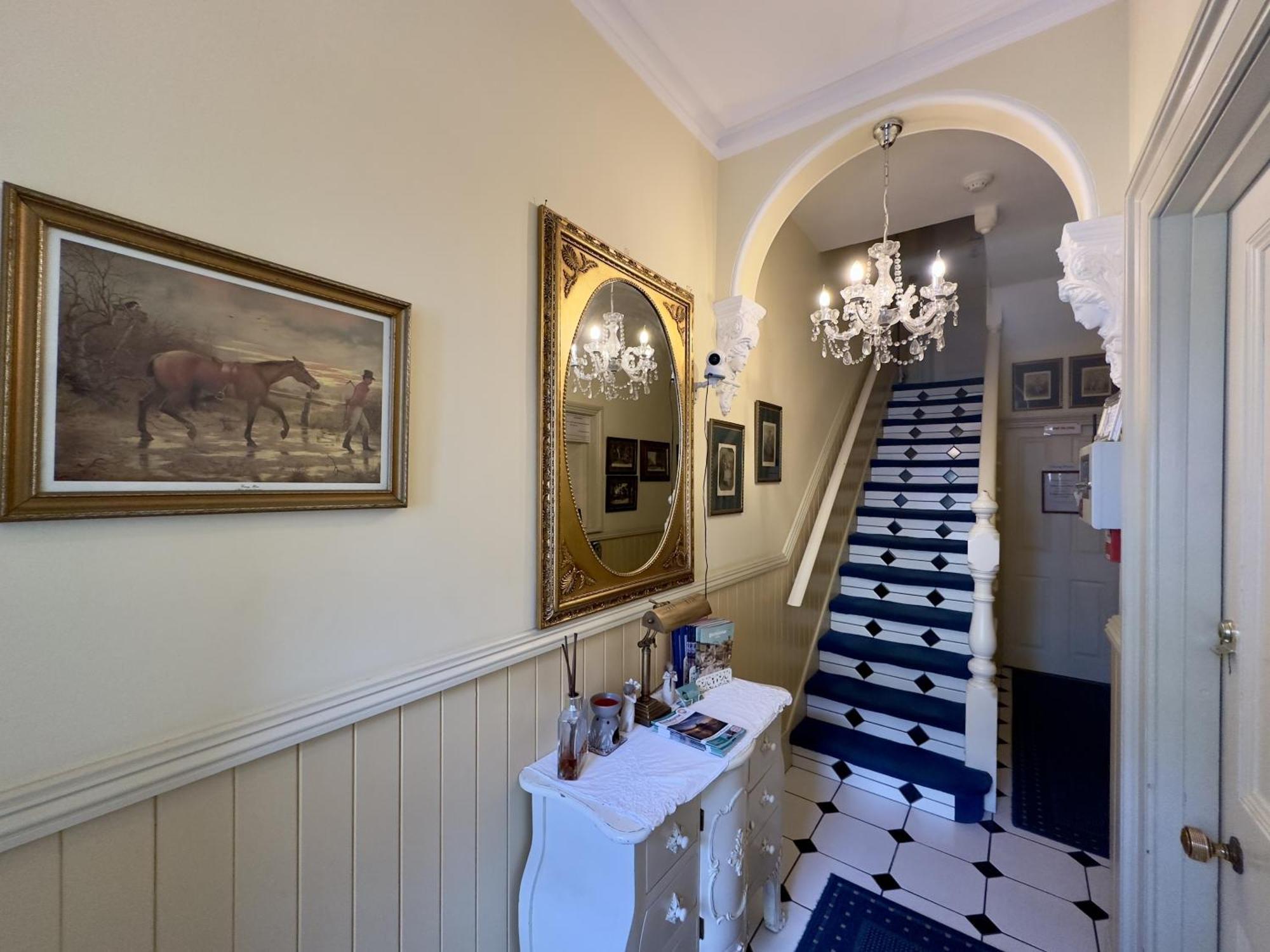 Albert & Victoria Guest House Истбурн Экстерьер фото