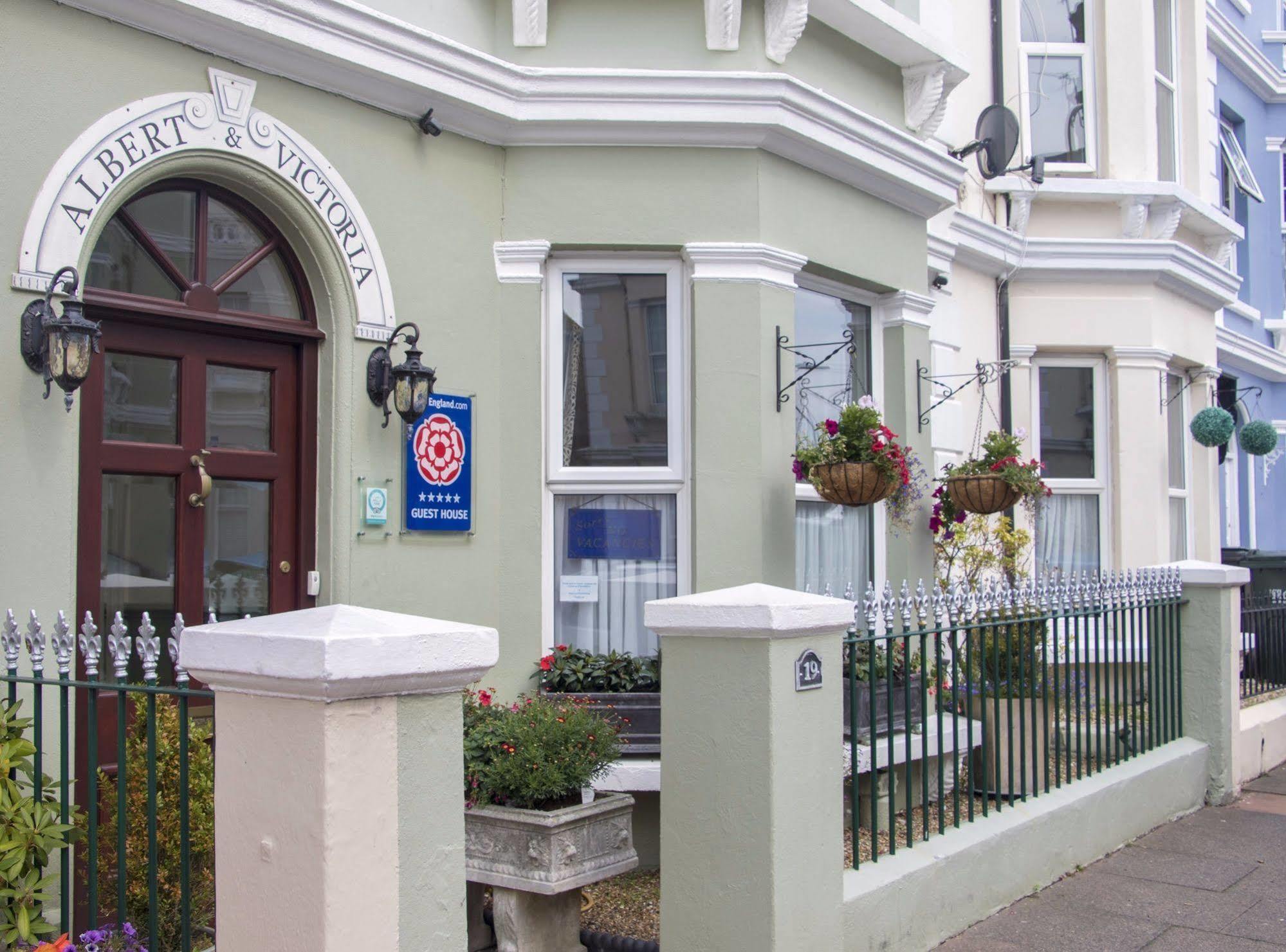 Albert & Victoria Guest House Истбурн Экстерьер фото