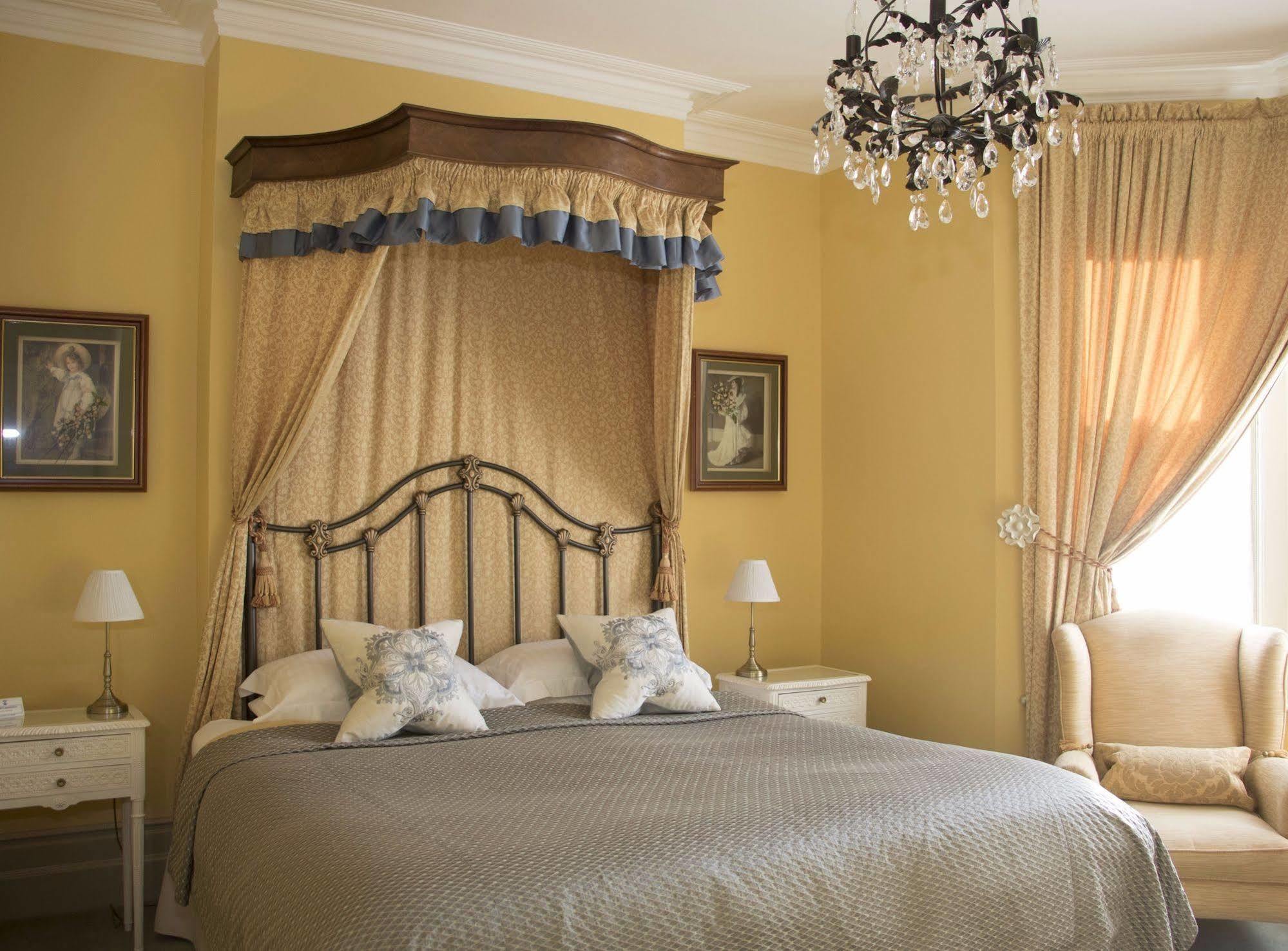 Albert & Victoria Guest House Истбурн Экстерьер фото